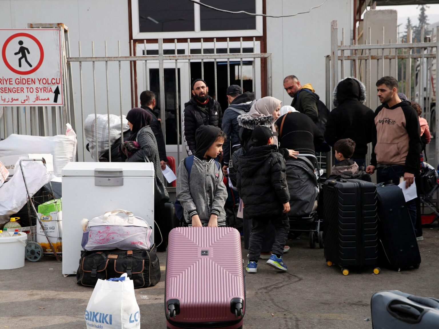 كيف تؤثر عودة مليون لاجئ على اقتصاد سوريا ومسار تعافيه؟ | اقتصاد