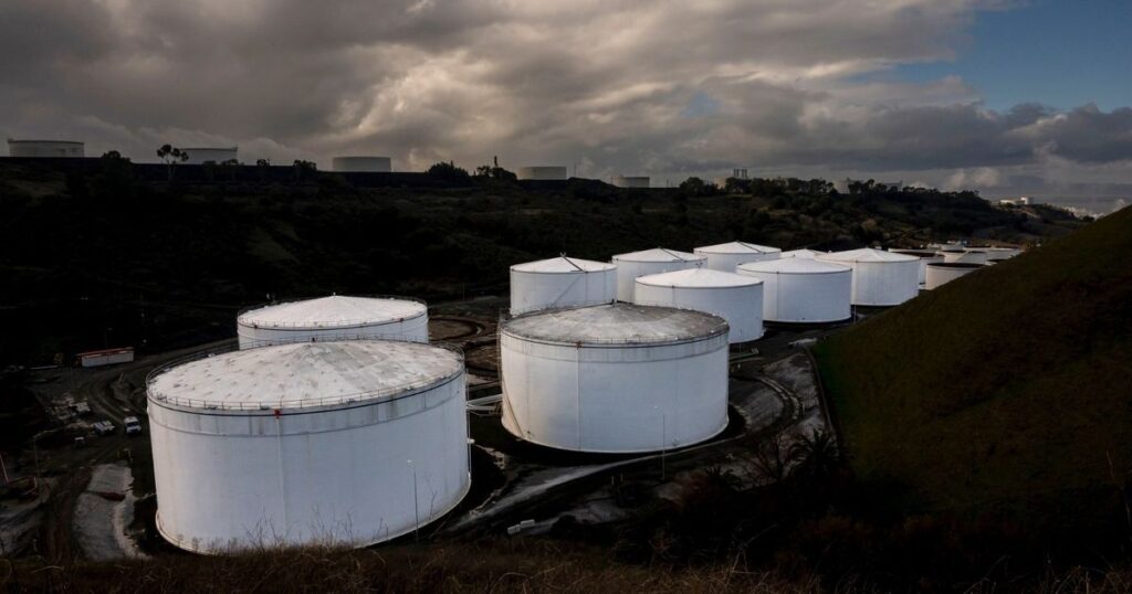 اقتصاد الشرق مع Bloomberg