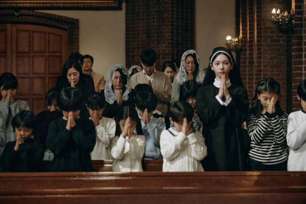 251218 تحديث الانستقرام لـraphaela_diary مع كارينا