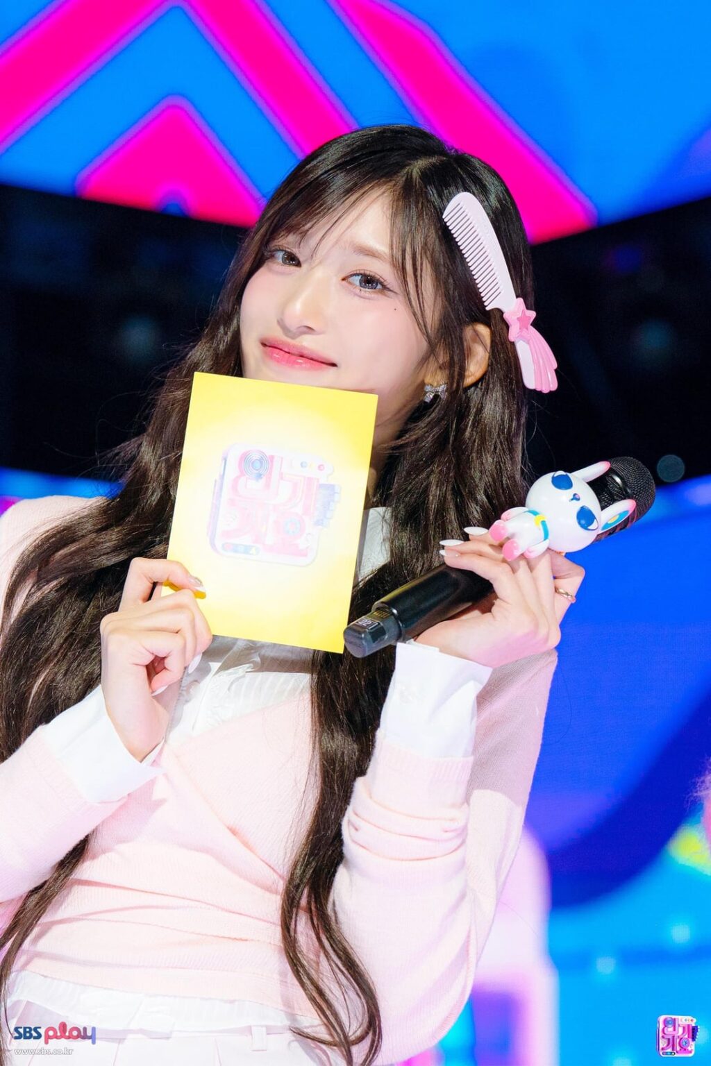 251212 MC Leeseo @ SBS Inkigayo (انظر إلى الوراء + صور وداع خاصة)