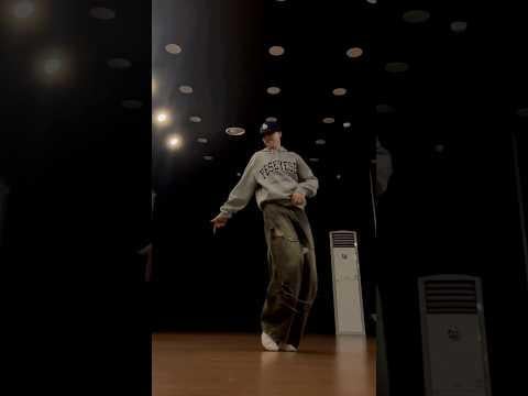 فيفتي فيفتي شانيل مون - الهروب من الواقع. (الأصل. RAYE & 070 Shake) (غطاء رقص)