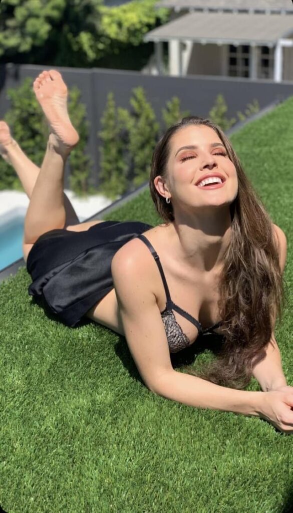 Amanda Cerny