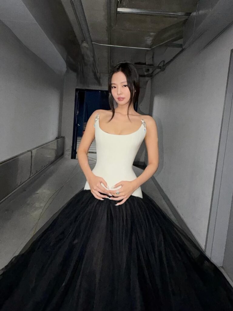 251224 تحديث جيني على الانستقرام