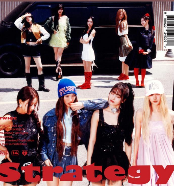 TWICE أصدرن الإستراتيجية رسميًا منذ عام واحد في مثل هذا اليوم!