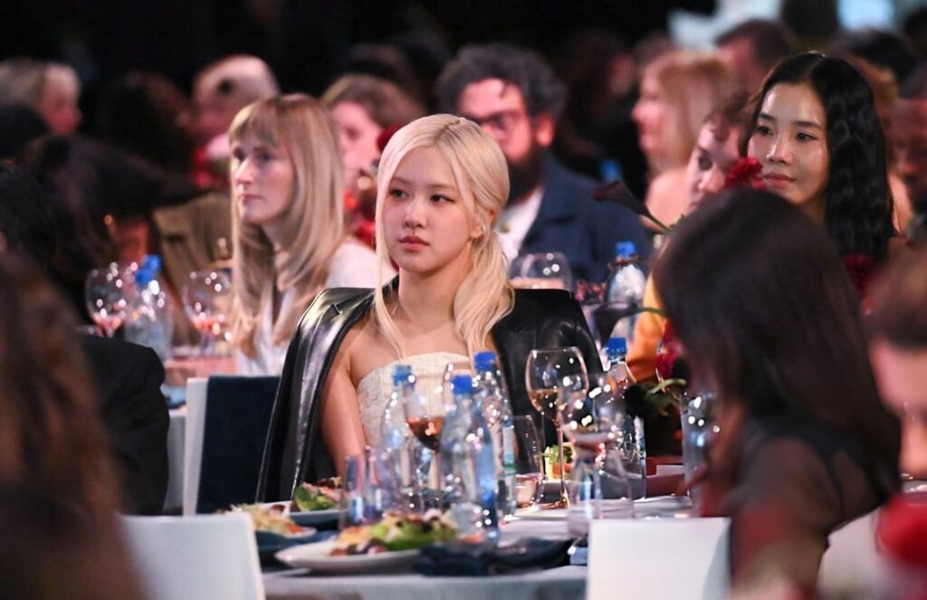 251206 روزيه في حدث Hitmakers السنوي التاسع لمجلة Variety في لوس أنجلوس