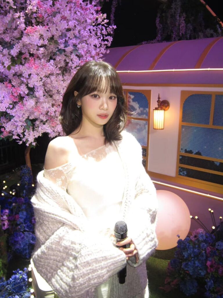 251219 تحديث انستقرام كيم تشايوون (مع IVE Liz)