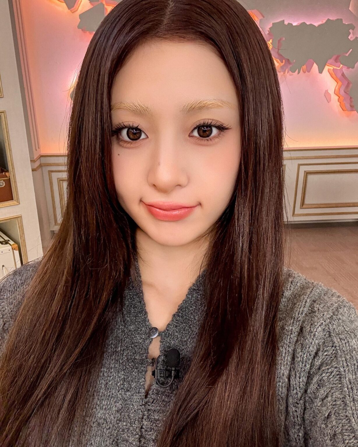 251201 تحديث تويتر LE SSERAFIM - Huh Yunjin @ tvN تاريخ العالم العاري