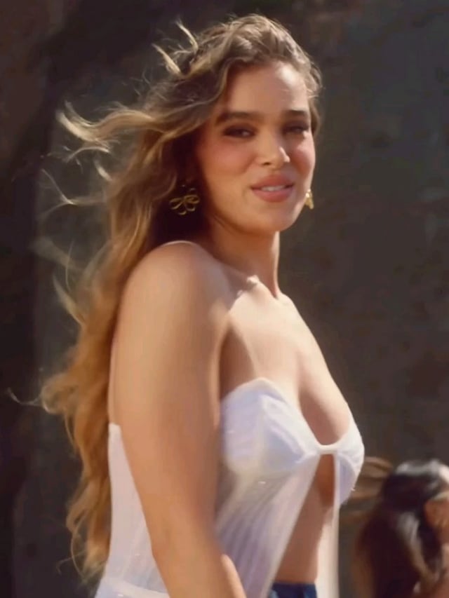 Hailee Steinfeld