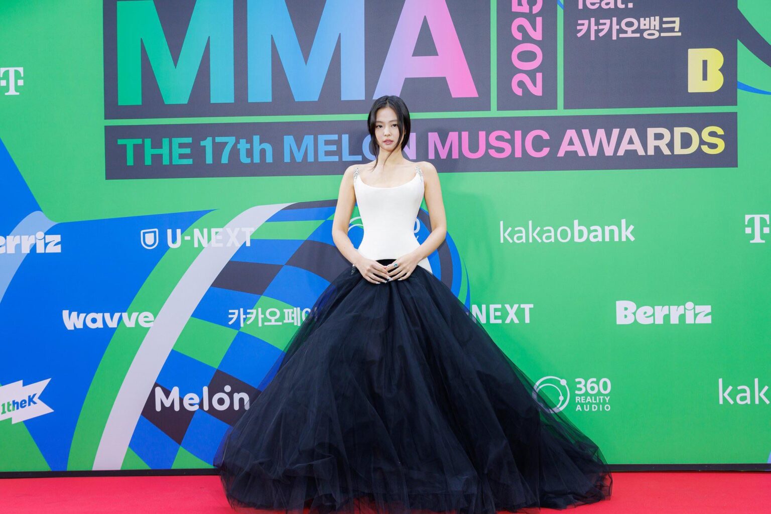 251220 تحديث melon X مع جيني - السجادة الحمراء لجوائز Melon Music Awards لعام 2025