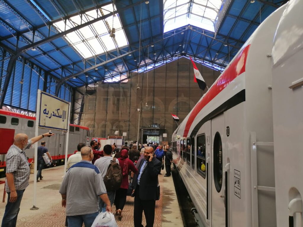 مصر تُحصِّل 8 مليارات جنيه من إيرادات السكك الحديدية خلال 10 أشهر رسوم حجز القطارات