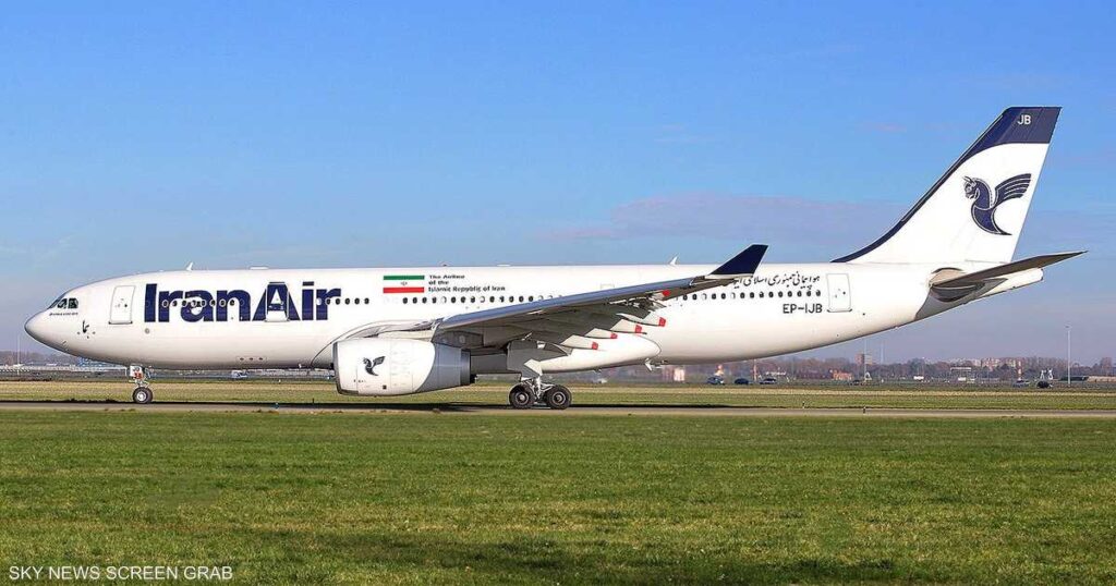 بعد ساعات من الإغلاق.. إيران تعيد فتح مجالها الجوي