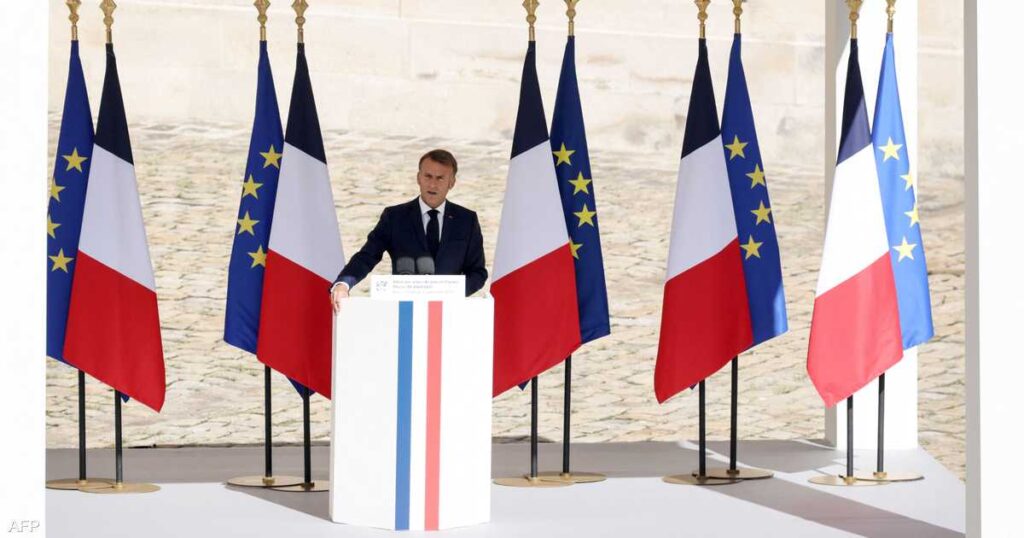 في اتصال هاتفي بالشرع.. ماكرون يدعو إلى وقف إطلاق النار