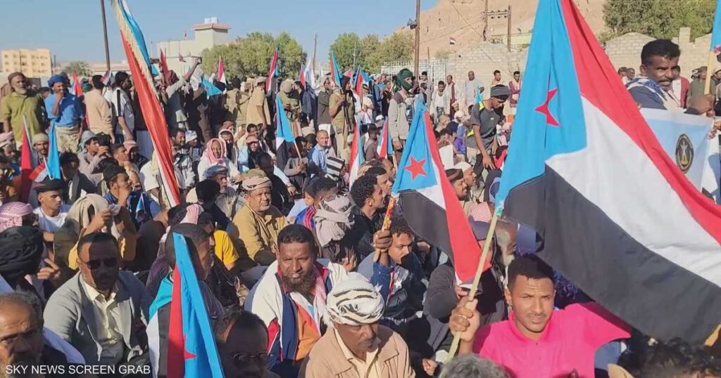 اليمن.. ماذا يعني تمسّك "القوات الحكومية الجنوبية" بمواقعها؟