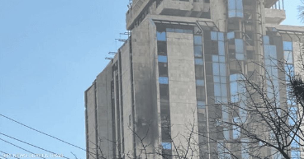 فيديو.. استهداف مبنى محافظة حلب بطائرة مسيرة