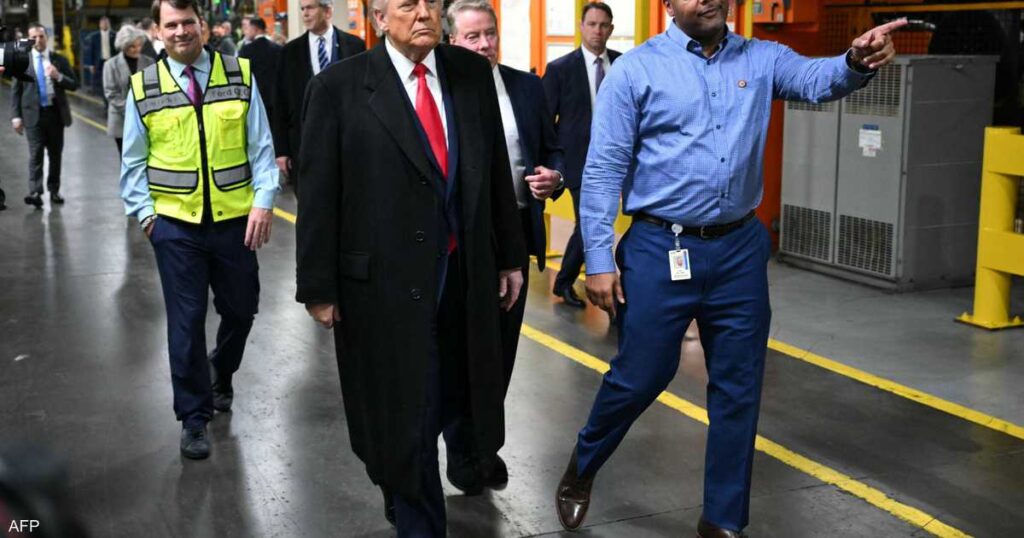 بـ"فعل فاضح".. ترامب يرد على رجل غاضب