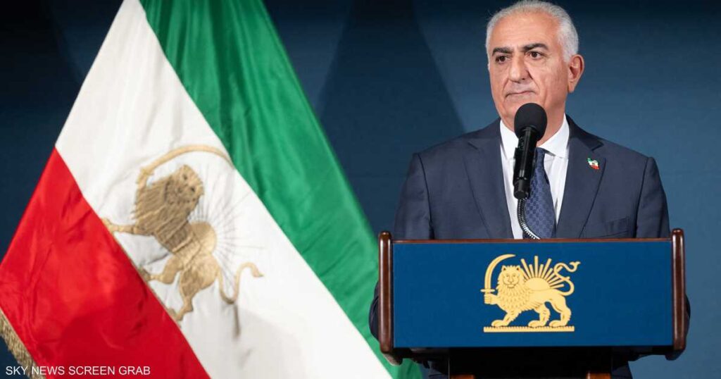 رضا بهلوي يدعو الإيرانيين إلى النزول إلى الشوارع مجددا