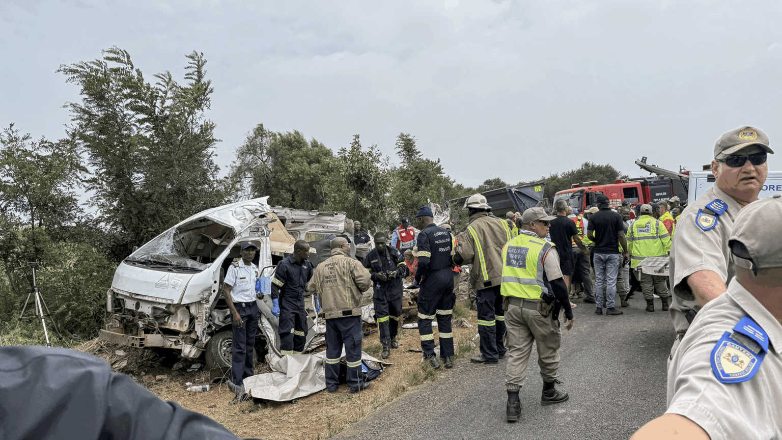 في جنوب إفريقيا.. حادث اصطدام مروع لحافلة طلاب بشاحنة يخلف 12 وفاة