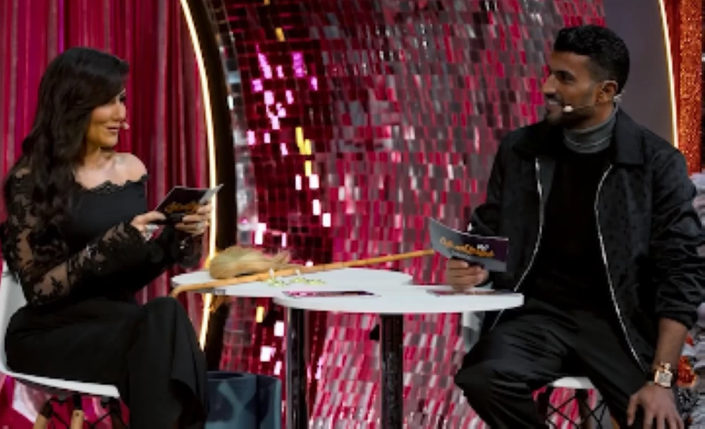 محمد سامي: «خسيت لأني خُفت مي عمر تخلعني.. وهي مركزة في شغلها ومعي أنا والبنات» (فيديو) محمد سامى ومى عمر