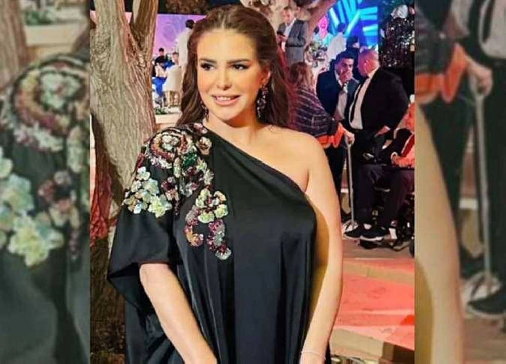 قاسية ستتركك تموت جوعًا.. دنيا عبد العزيز تثير الجدل برسالة غامضة إطلالة جديدة للفنانة دنيا عبد العزيز - صورة أرشيفية