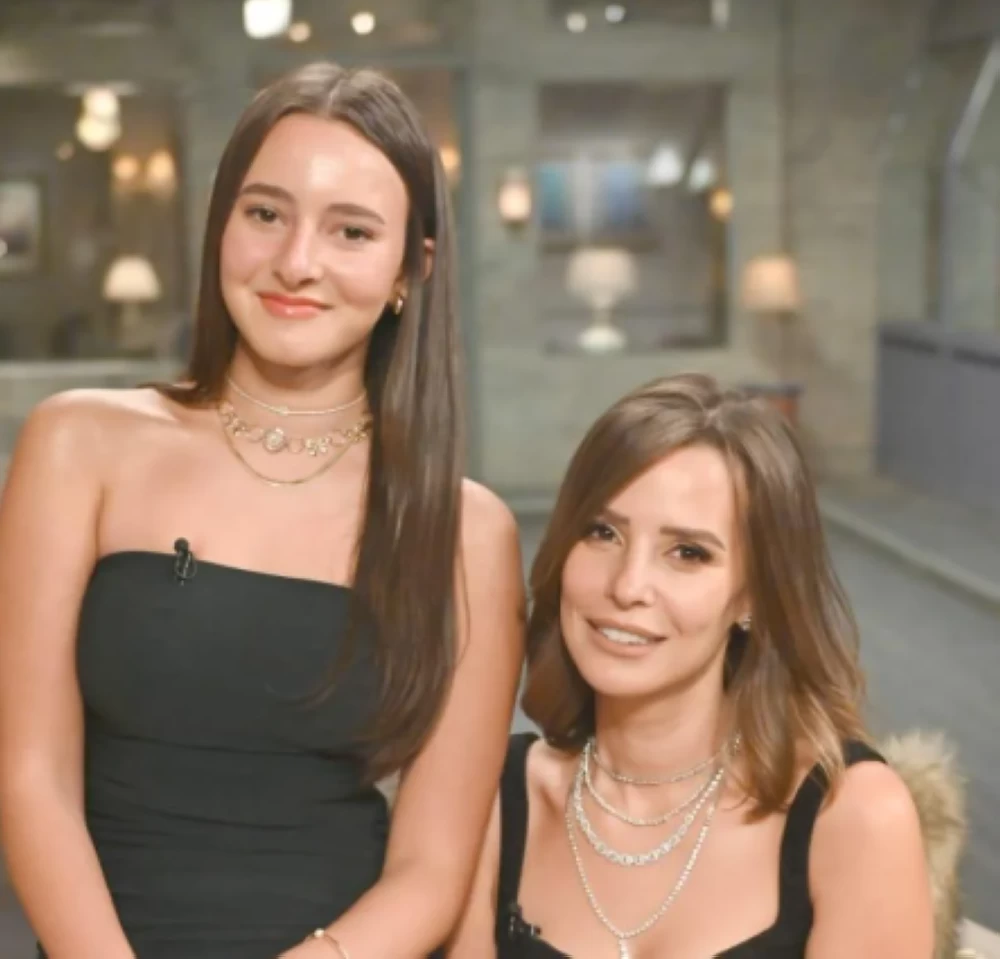 ايمان العاصى وابنتها