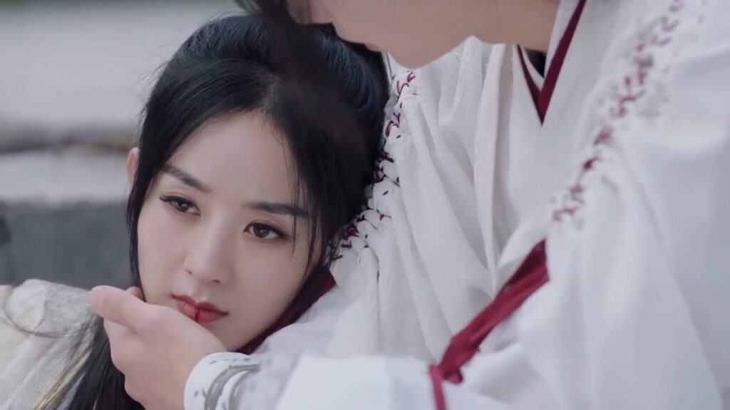 تقاتل بطلتنا مع حبيبها ضد الشرير وتقضي عليه بنفسها ولكنها تصاب في النهاية!💔مشهد من "أسطورة فاي"