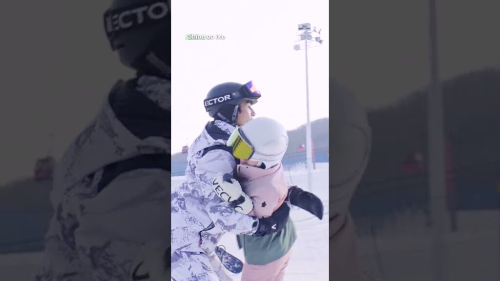 دائمًا يمسك بها في اللحظة الأخيرة🥹💖 امنحني الأمل #shineonme #songweilong #zhaojinmai #cdrama #iqiyi