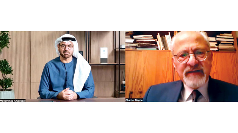 نقول للعرب من صنع أعظم حضارة قادر على بناء مستقبلٍ أعظم القرقاوي خلال اتصال مرئي بالبروفيسور شربل داغر لإبلاغه بفوزه بجائزة «نوابغ العرب 2025». وام