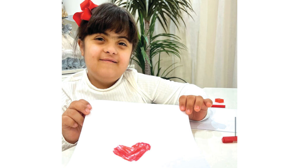 طفلة إماراتية تحقق نجاحاً لافتاً في «دانة» فرجان دبي