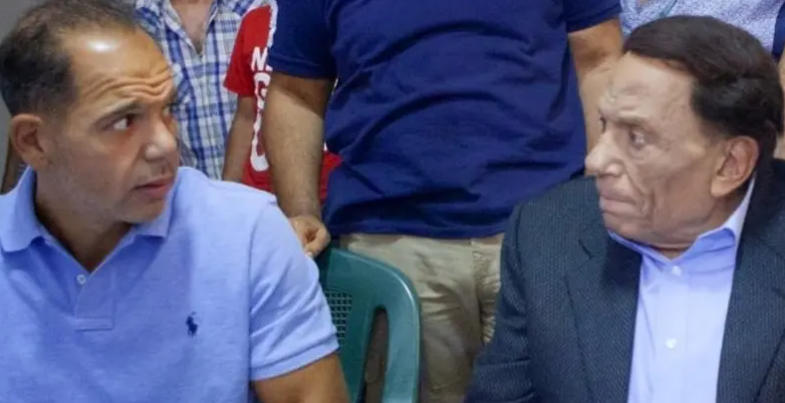 قصة الشجار العنيف بين عادل إمام الممثل ونجله المخرج .. وأول صفعة من الأب قصة الشجار العنيف بين عادل إمام الممثل ونجله المخرج .. وأول صفعة من الأب