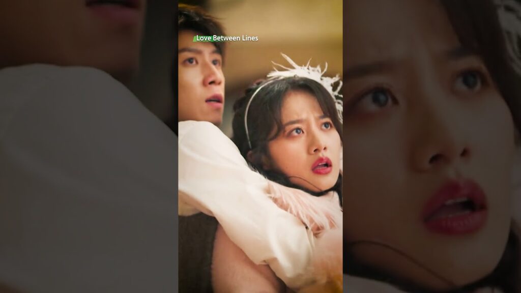 لم يتردد… وقف أمامها فورًا🥺🛡️ الحب بين السطور #lovebetweenlines #chenxingxu #luyuxiao #cdrama #iqiyi