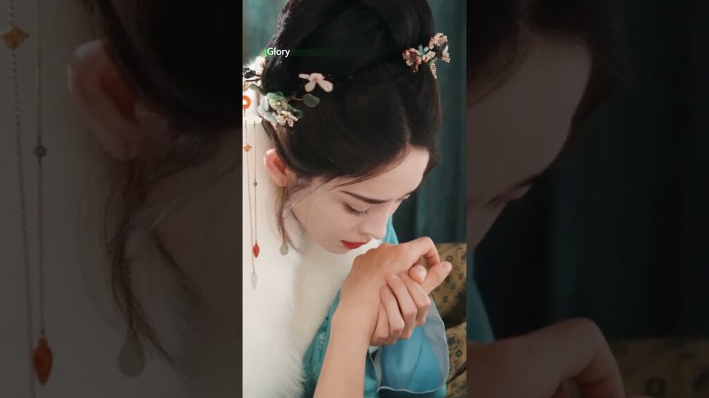 حين رآها، عرف أنه وصل🥹 المجد #glory #houminghao #gulnezer #iqiyi #cdrama