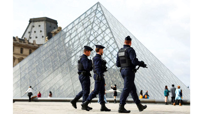 مشاهد من سرقة «اللوفر».. العملية تمت في 4 دقائق