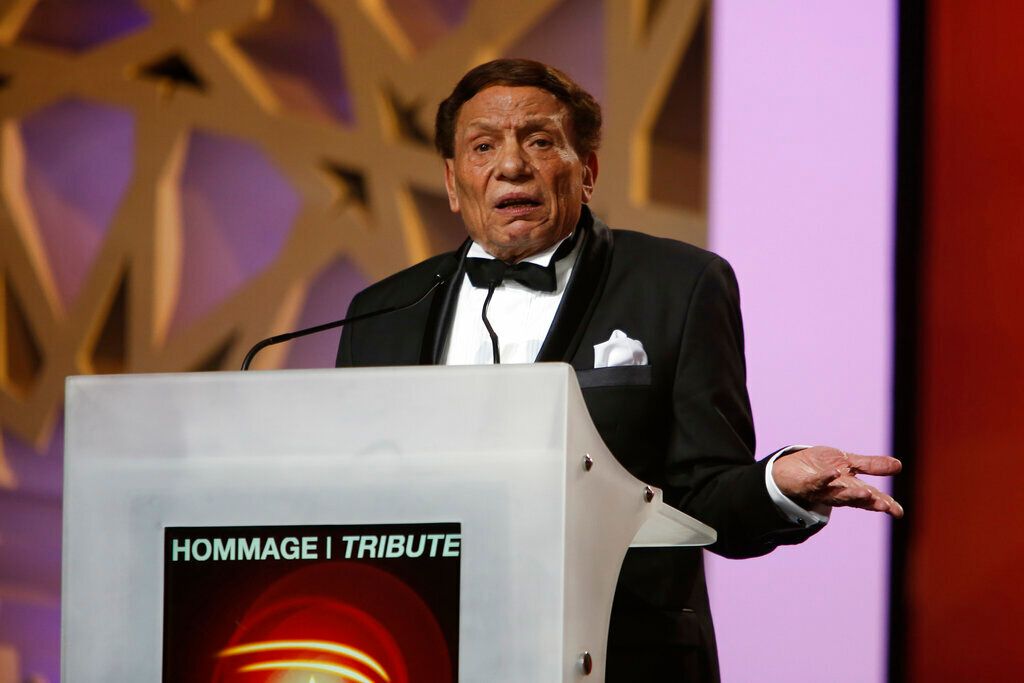 أشرف زكي يحسم الجدل حول صحة الزعيم عادل إمام بعد غيابه عن جنازة شقيقته i24NEWS