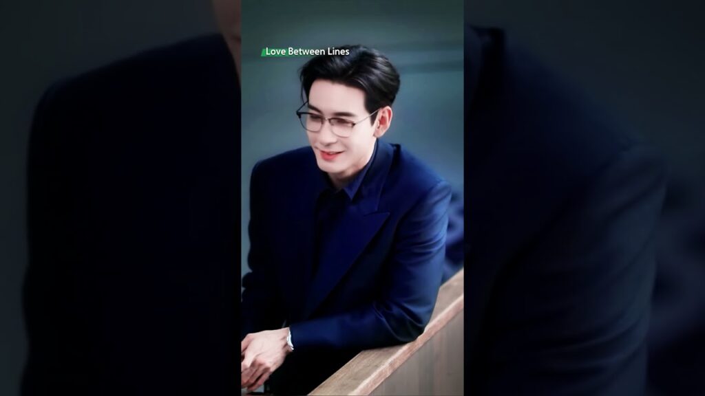 قبلة سريعة! ثم هربت وهي تضحك🤭 الحب بين السطور #lovebetweenlines #chenxingxu #luyuxiao #cdrama #iqiyi