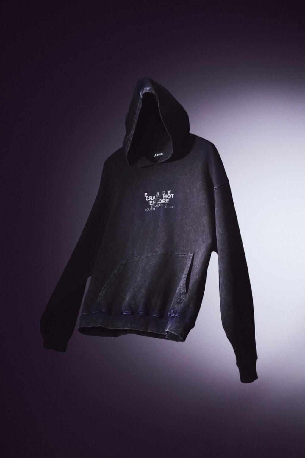 LE SSERAFIM - جولة LE SSERAFIM لعام 2026 'EASY CRAZY HOT' ENCORE (صورة معاينة السلع الرسمية)