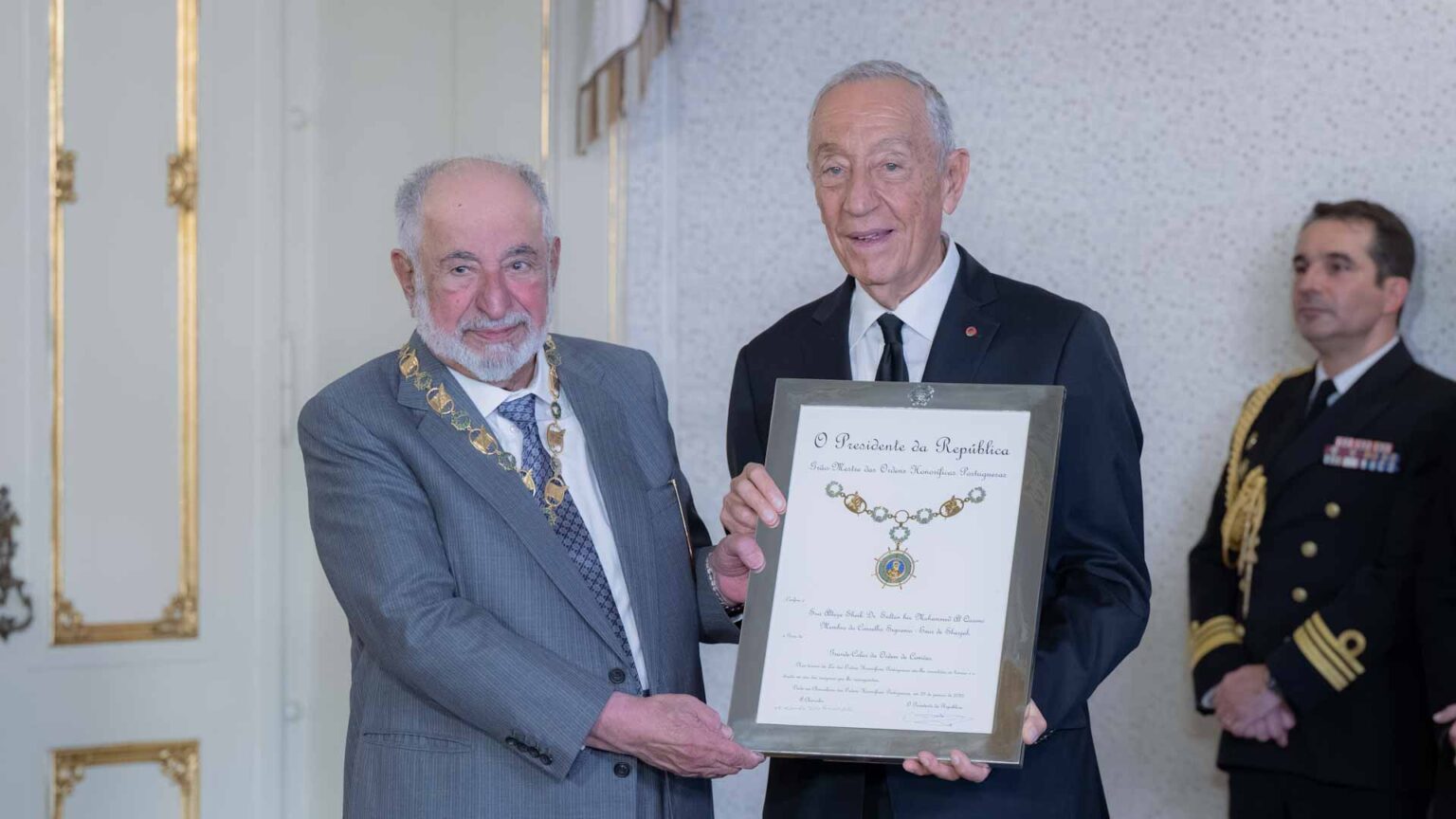 الرئيس البرتغالي يمنح حاكم الشارقة أعلى وسام ثقافي سيادي