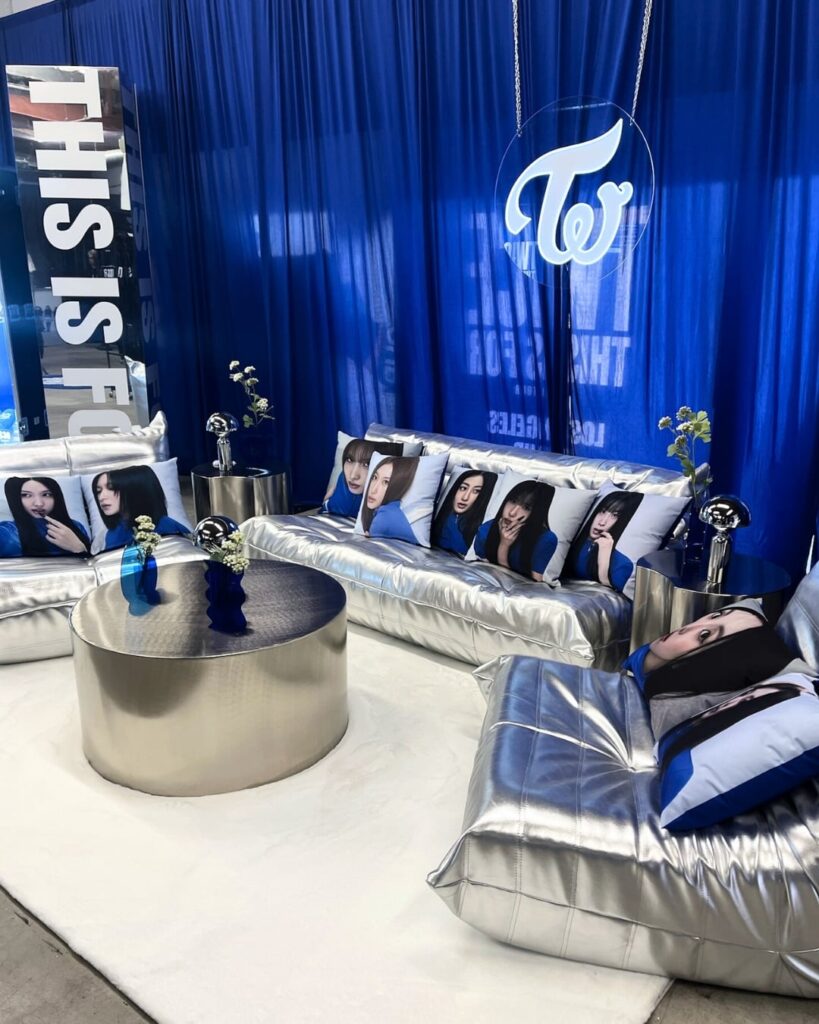 260121 تحديث Merchtraffic Instagram - متجر TWICE الرسمي المنبثق مفتوح! 🖤20-25 يناير في غرب هوليود، كاليفورنيا