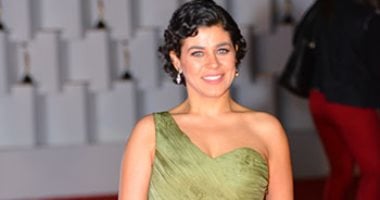 التحقيق فى اتهام قائد سيارة بالاعتداء على الفنانة منى هلا بحدائق أكتوبر