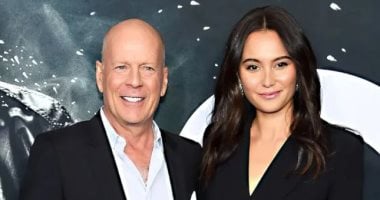 إيما هيمينج ويلويس تحتفل بذكرى 18 عامًا من الحب مع بروس ويليس