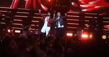 تامر عاشور يغنى بعيش لـ تامر حسنى.. والأخير يشدو هيجيلى موجوع.. صور