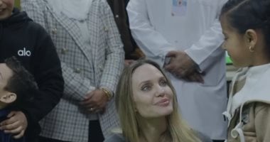 طفلة من قطاع غزة تدعو أنجلينا جولى للعشاء بعد انتهاء الحرب