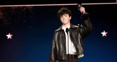 أوين كوبر أصغر رجل يفوز بجائزة اختيار النقاد عن دوره فى مسلسل Adolescence