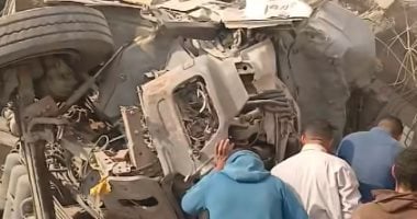 مصرع وإصابة 3 أشخاص إثر اصطدام مقطورة بسيارة ملاكى ومبنى فى شق التعبان مصرع وإصابة 3 أشخاص إثر اصطدام مقطورة بسيارة ملاكى ومبنى فى شق التعبان