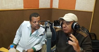 هادى الجيار يحكى عن بدايته: 50 قرشاً أجراً يومياً فى “مدرسة المشاغبين” هادى الجيار يحكى عن بدايته: 50 قرشاً أجراً يومياً فى "مدرسة المشاغبين"