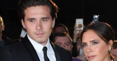 فيكتوريا بيكهام تتجاهل أزمة تصريحات ابنها بروكلين وتنشر صورة مع زميلتها فيكتوريا بيكهام تتجاهل أزمة تصريحات ابنها بروكلين وتنشر صورة مع زميلتها