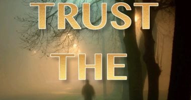 لا تثق في الصمت.. رواية بالإنجليزية لـ رنا حسان في معرض الكتاب لا تثق في الصمت.. رواية بالإنجليزية لـ رنا حسان في معرض الكتاب