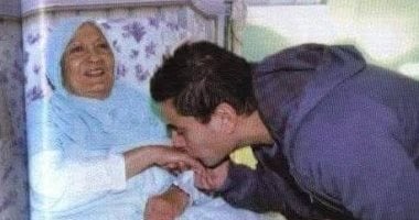 صورة نادرة للهضبة عمرو دياب فى منزل العندليب عبد الحليم حافظ