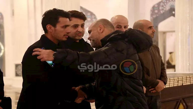 عزيز الشافعي وأمير طعيمة.. توافد نجوم الفن والموسيقى على عزاء والد الم