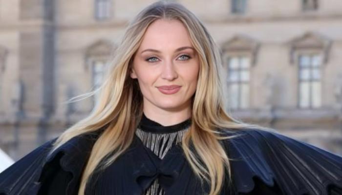 بعد عملية تجميل فاشلة.. وفاة المؤثرة الإيطالية يوليا بورتسيفا