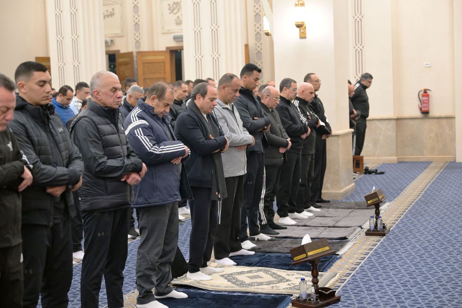 الرئيس السيسى يؤدى صلاة الفجر بالأكاديمية العسكرية (2)